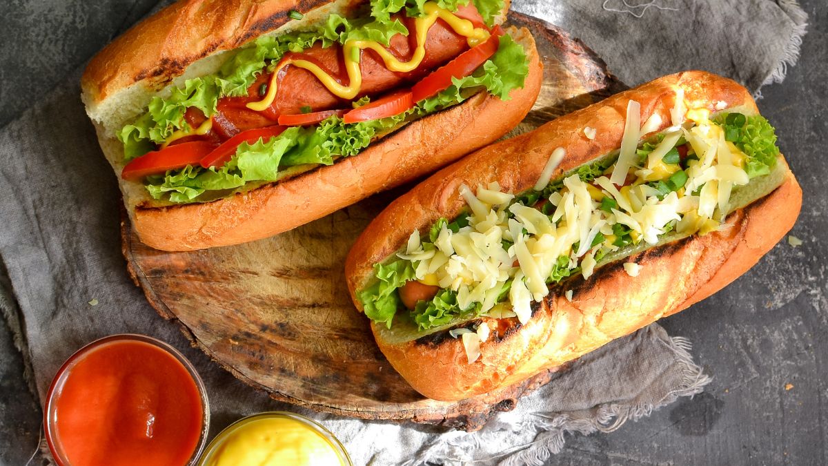 5 Best Cheeses to Put on Hot Dogs