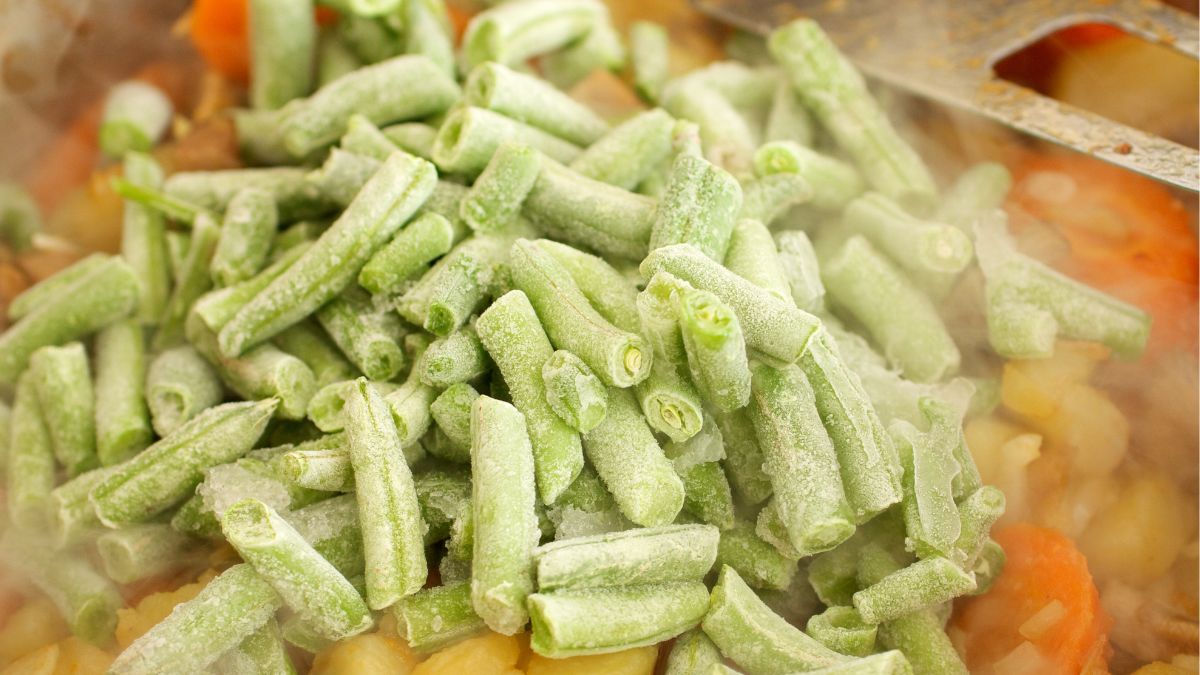 Adding frozen green beans to a slow cooker meal