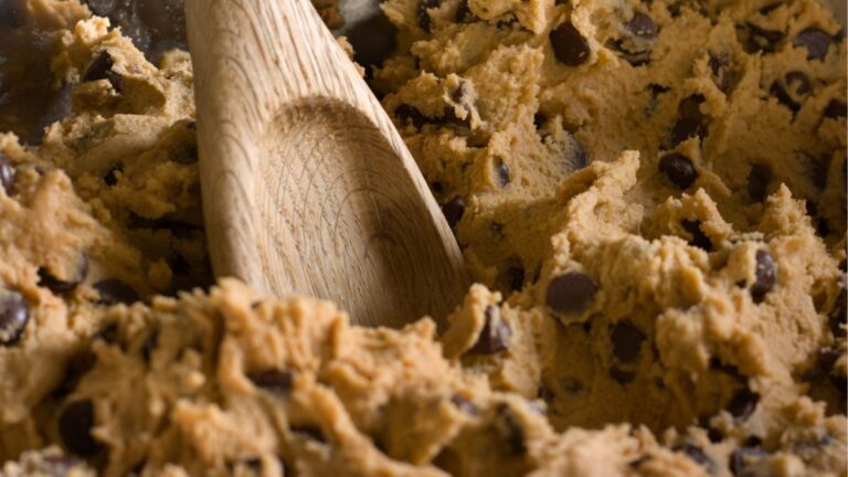 Baking Refrigerated Cookie Dough: Should It Be at Room Temp?