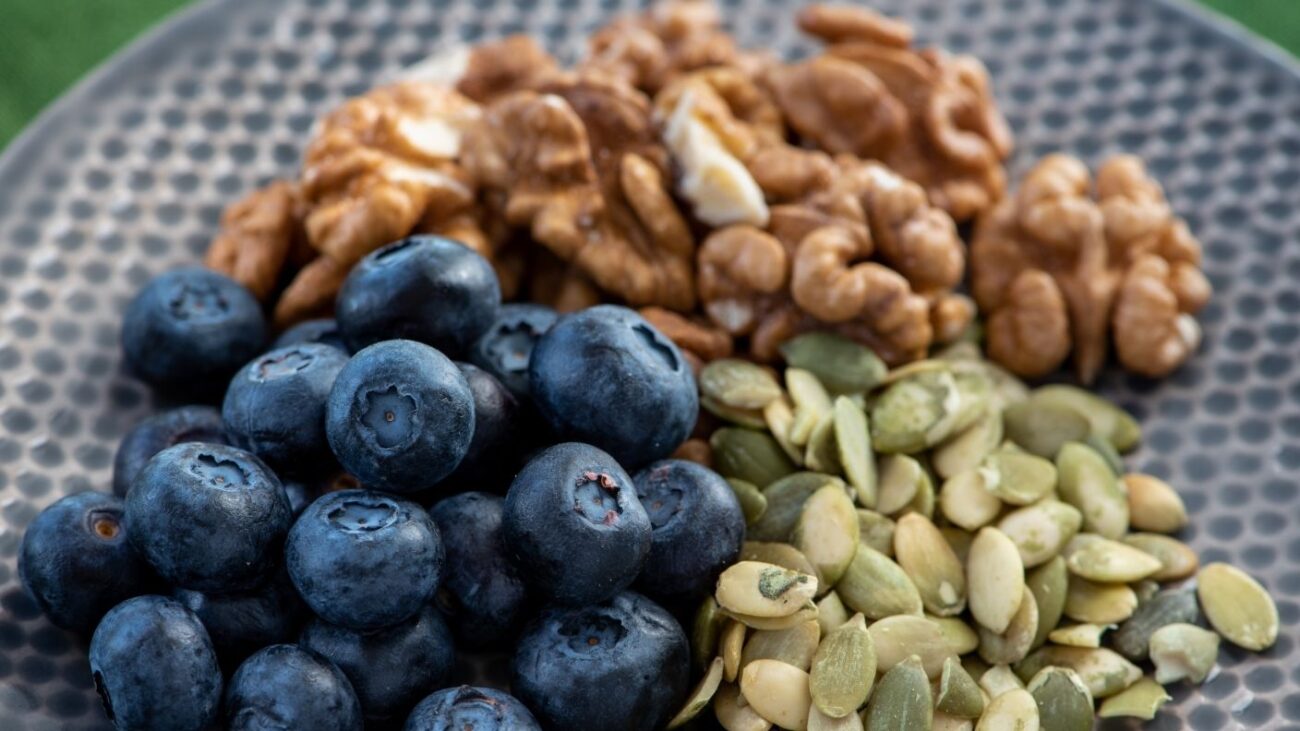 Berries With Walnuts