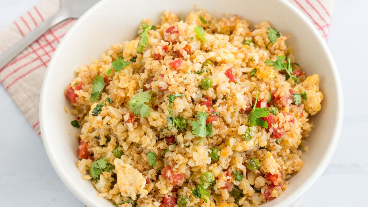 Cauliflower Rice with Vegetables and Sauce