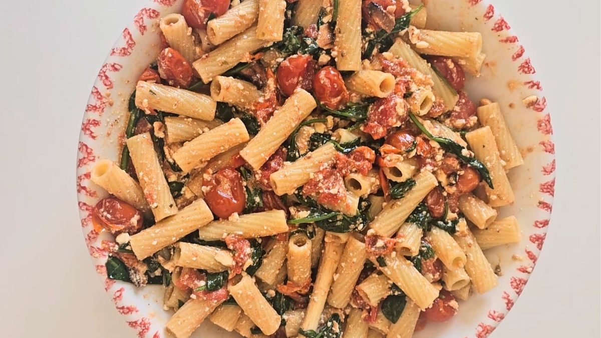 Cherry Tomato Feta Pasta Bake with Spinach [Recipe]