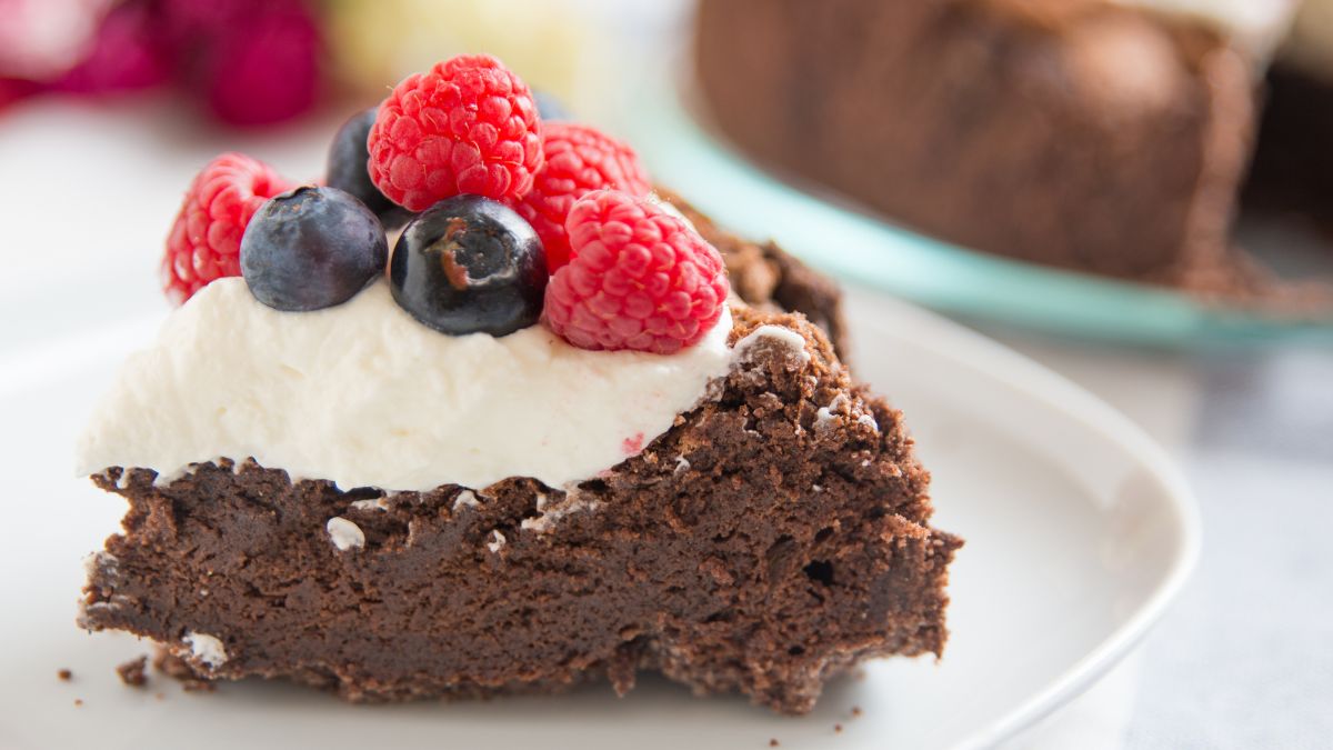 Chocolate Cake With Clotted Cream Topping