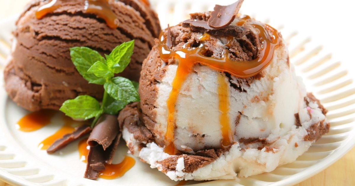 Chocolate or Vanilla Ice Cream
