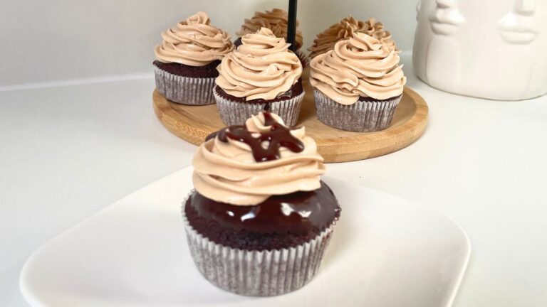 Creamy Mocha Cupcakes for That Special ‘Hit’