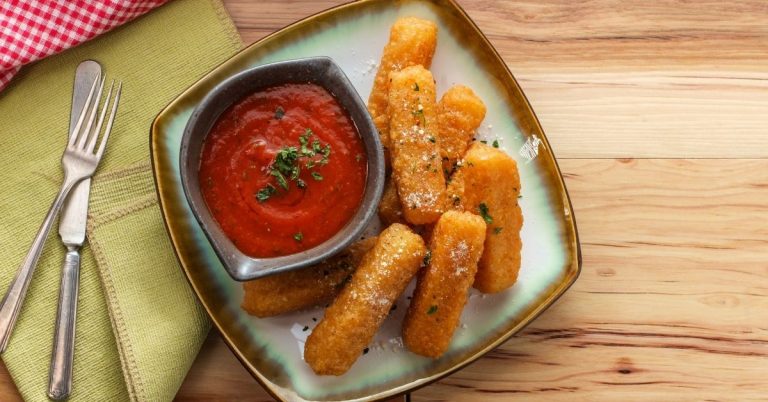Do Cheese Sticks Need to Be Refrigerated? How Long They Last?