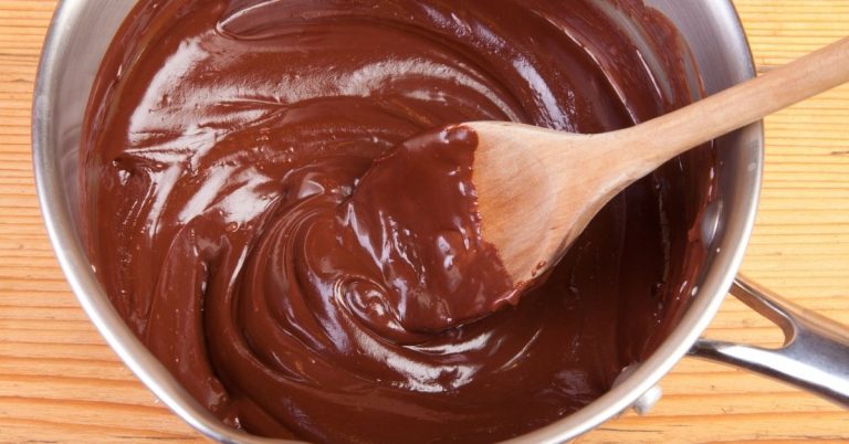 Does Chocolate Ganache Harden? How Long To Wait?