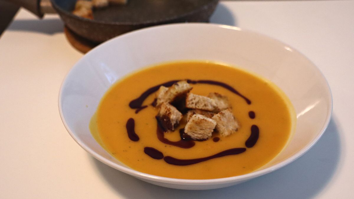 Easy Pumpkin Soup with Coconut Milk