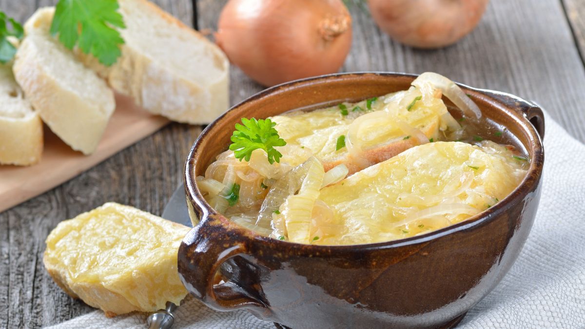 French Onion Soup With Toasted Baguette
