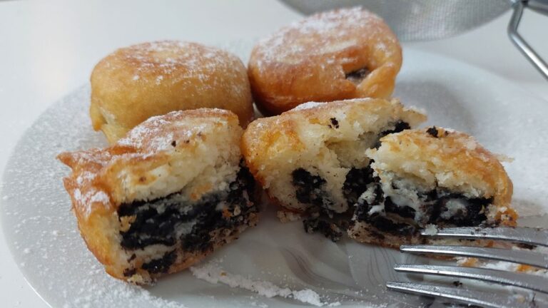 Fried Oreos with Bisquick [Recipe]