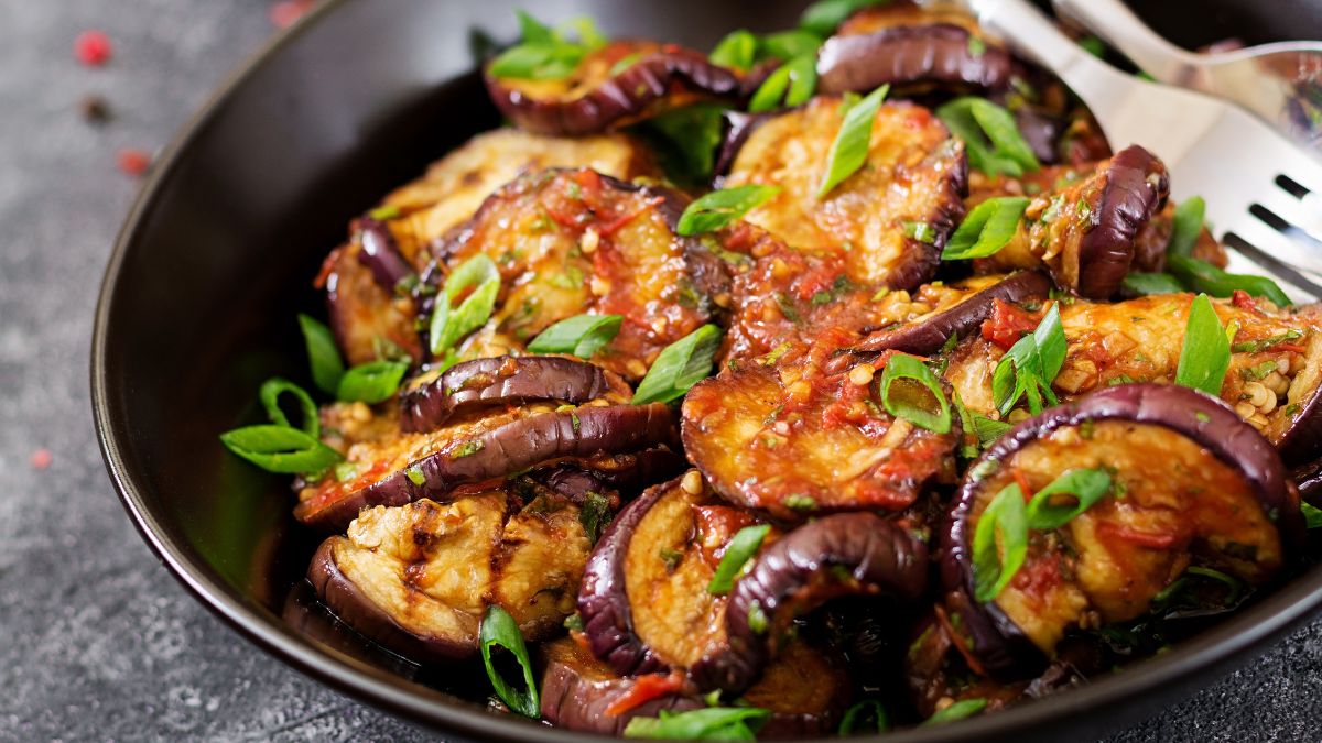 Grilled Eggplant With Tomato Sauce