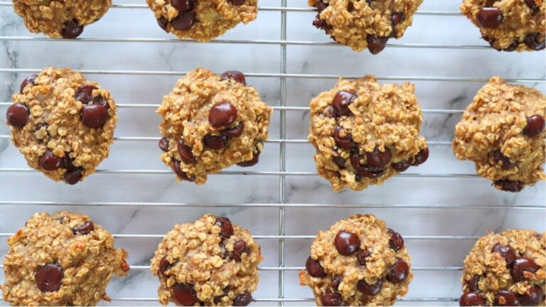 Healthy Chocolate Chip Cookies [Recipe with Oats and Banana]