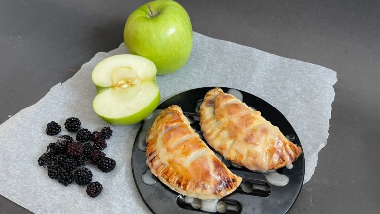 Hostess Fruit Pie [Copycat Recipe]