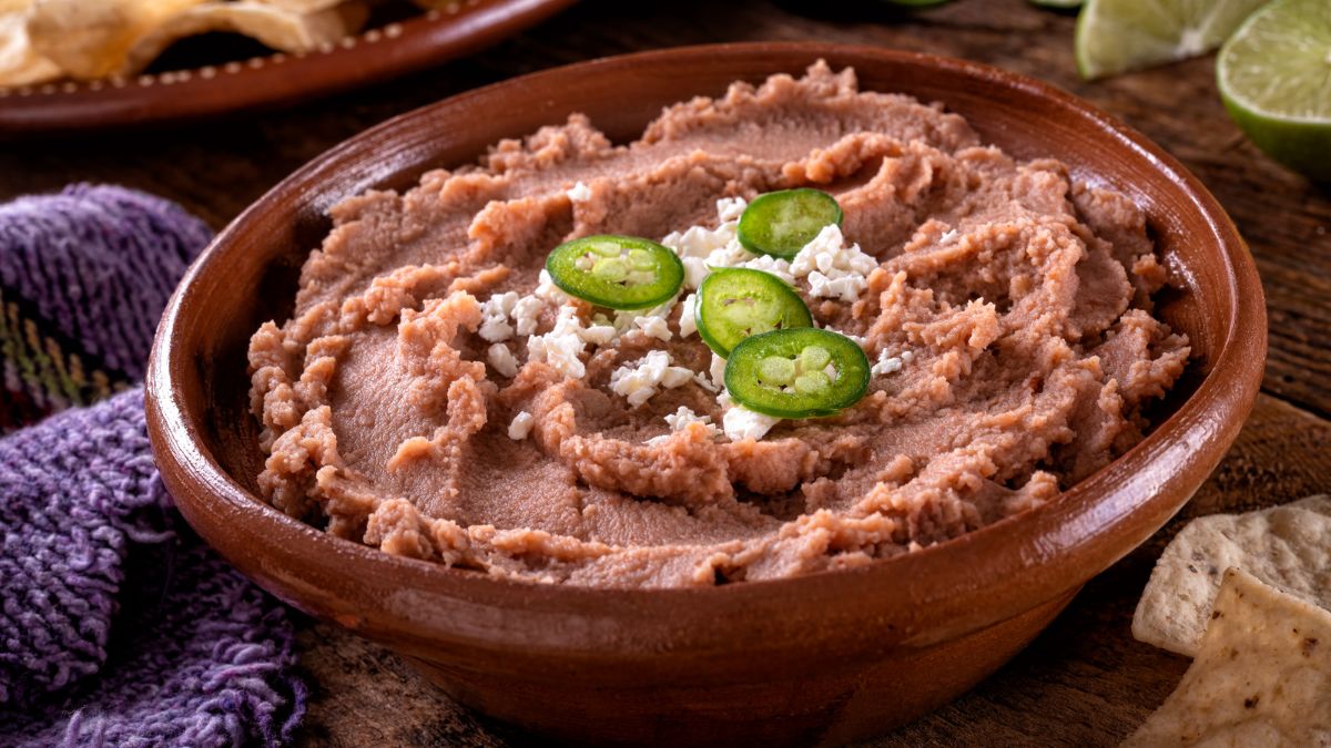 How Much Refried Beans Is a Serving