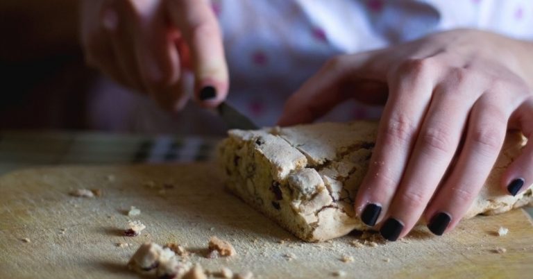 How to Cut Biscotti? Best Tips & Tricks