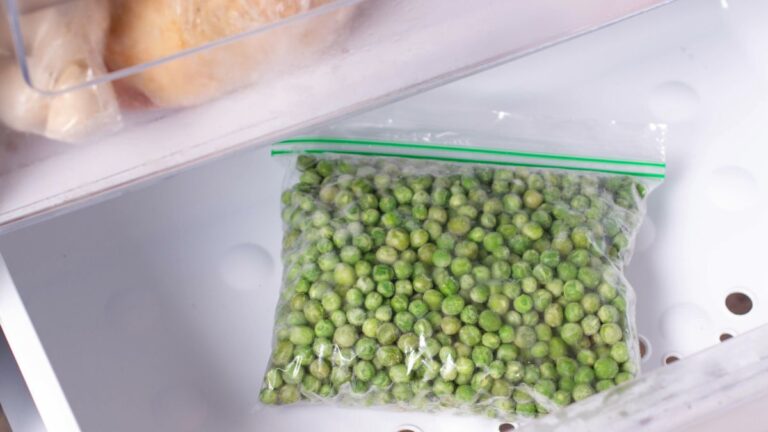 How to Cook Frozen Peas & Make Them Taste Better?