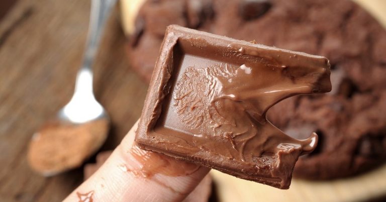 How to Keep Chocolate From Melting Without a Refrigerator?