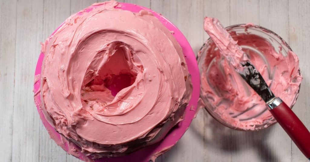 How to Make Store-Bought Strawberry Frosting Better?