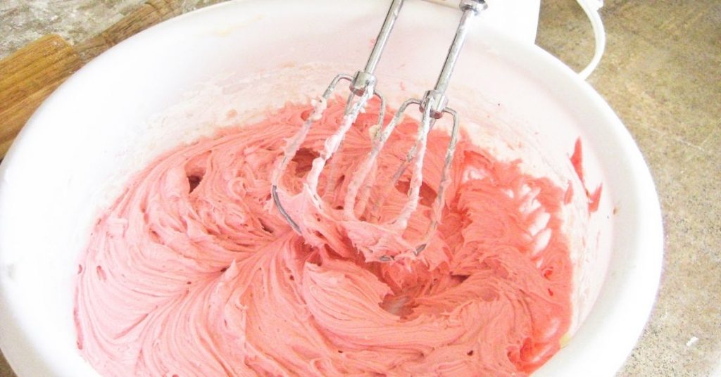 How to Make Store-Bought Strawberry Frosting Better?