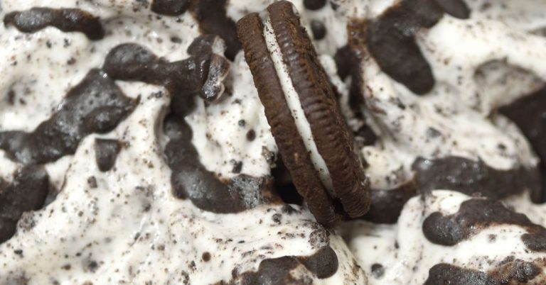 How to Melt Oreo Cream? There Are 2 Easy Ways