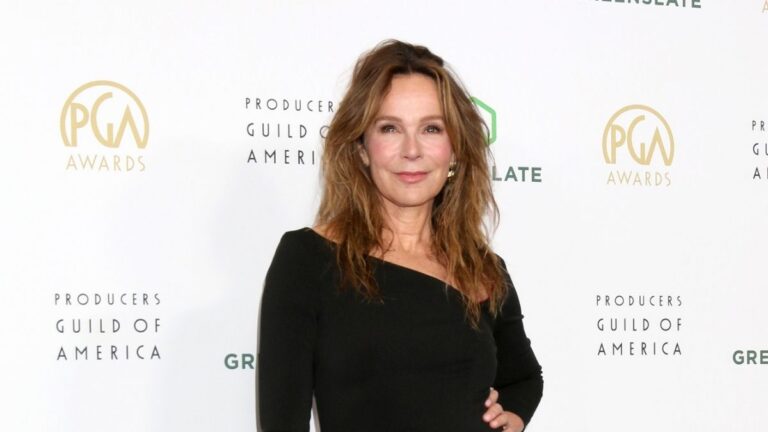 Foods Jennifer Grey (66) Eats to Stay Ageless!