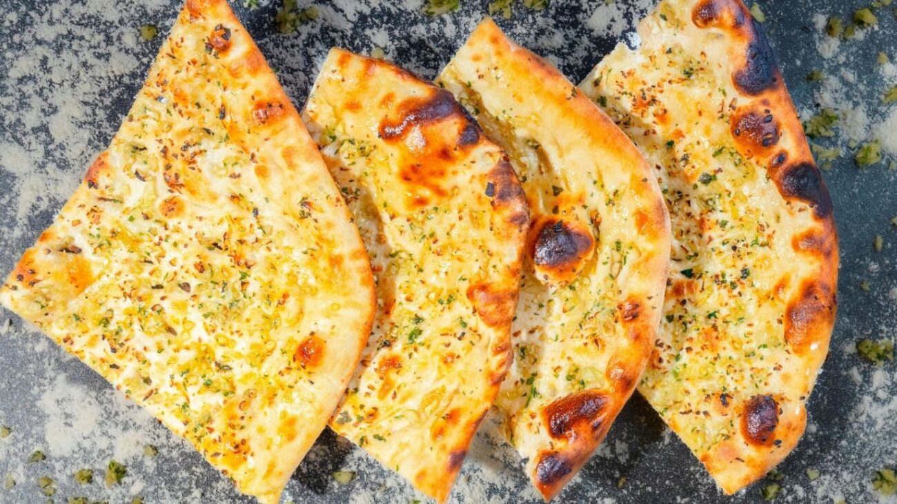 Naan Pizza with Pesto and Mozzarella