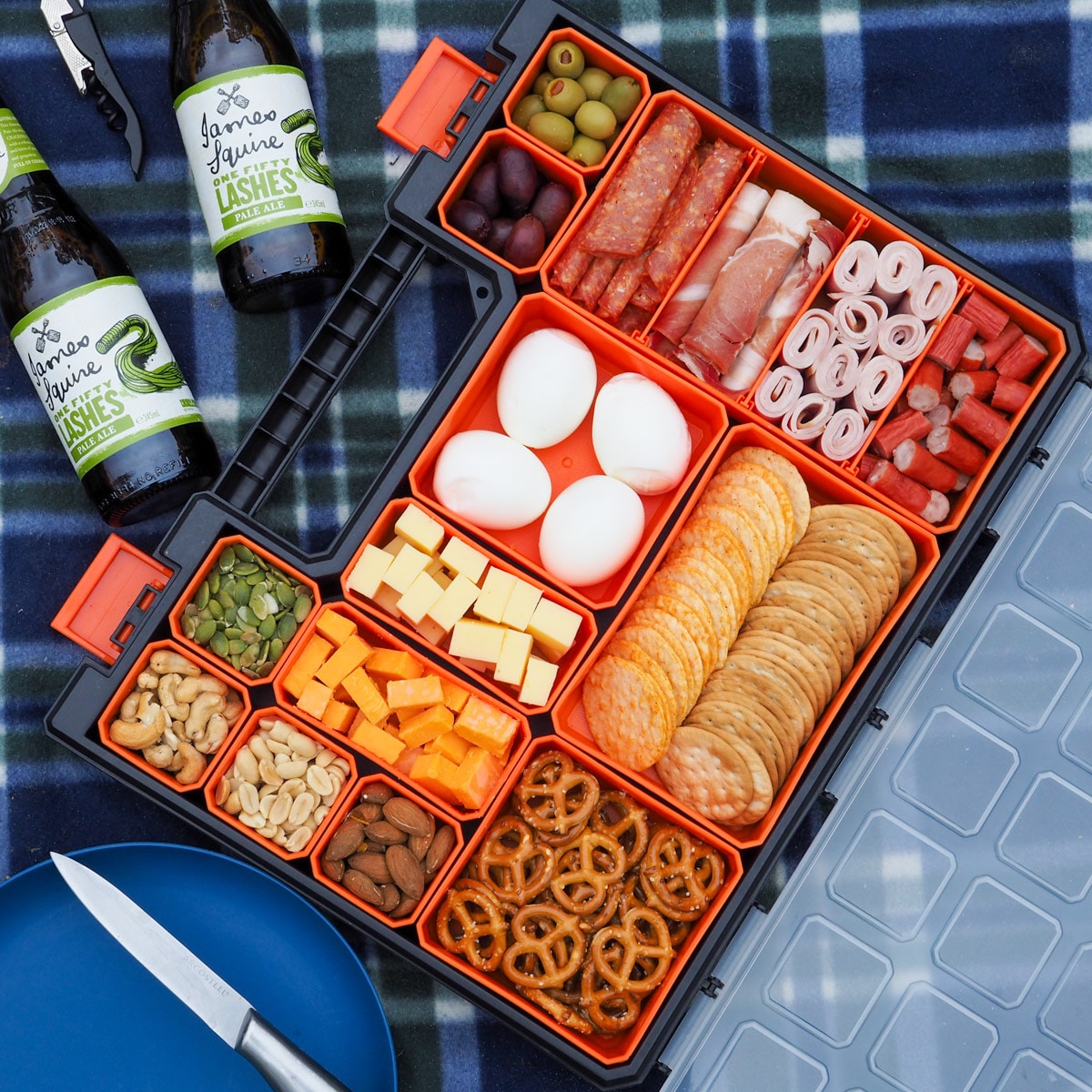 Picnic charcuterie board hero 13