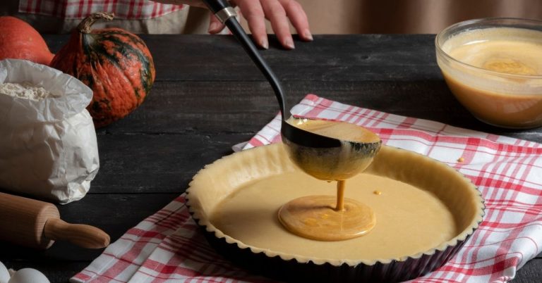 Pumpkin Pie Filling Runny Before Baking: How Should It Look Like?
