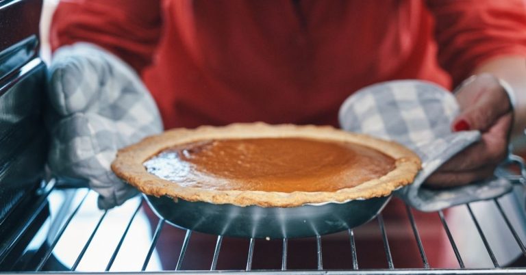 Should You Serve Pumpkin Pie Hot or Cold? Here’s How to Reheat It