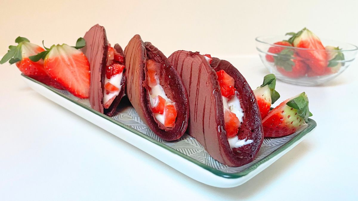 Red Velvet Pancake Tacos with Strawberries Recipe 1