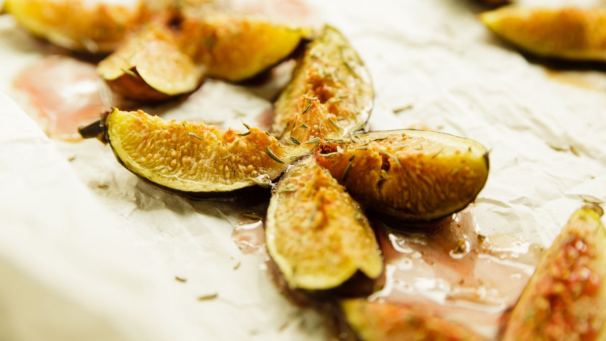 Roasted Figs With Herbs