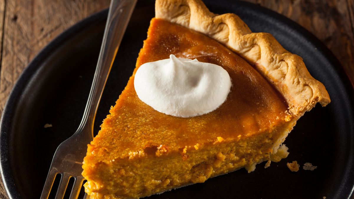 Should You Serve Pumpkin Pie Hot or Cold