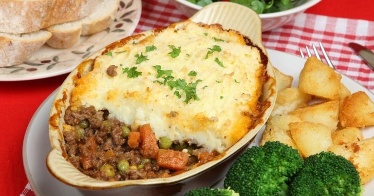 Sides for Shepherd’s Pie: Salads, Desserts, Bread & More
