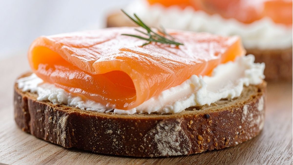 Smoked Salmon and Cream Cheese Rye Sandwiches