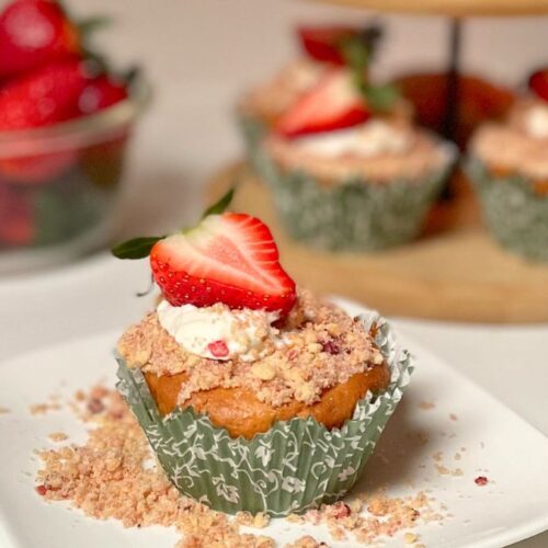Strawberry Crunch Cupcakes Recipe