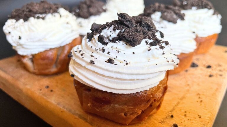 Tasty Oreo Crumb Cupcakes with Cream Cheese Frosting [Recipe]