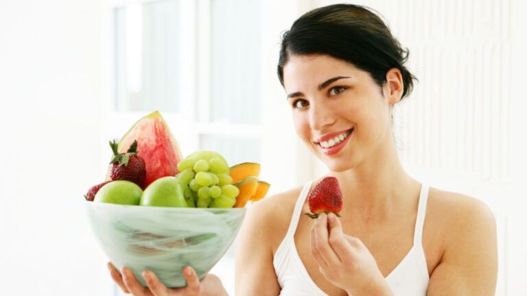 What Doctors Say Is the Best Fruit for Healthy Aging
