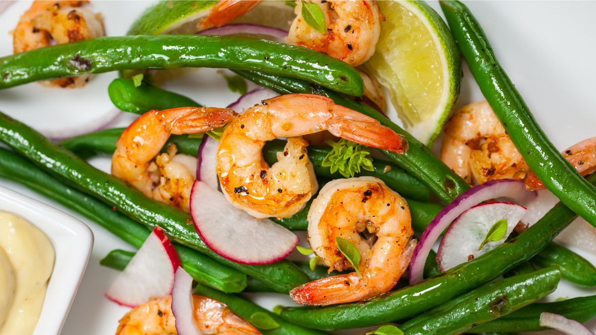 green beans served with shrimp