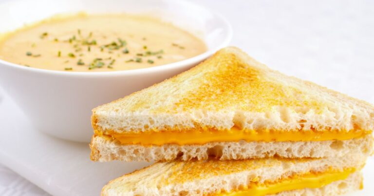 What Sandwich Goes with Cream of Mushroom Soup? 8 Ideas