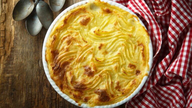 What to Serve With Fish Pie? [16 Tasty Ideas]