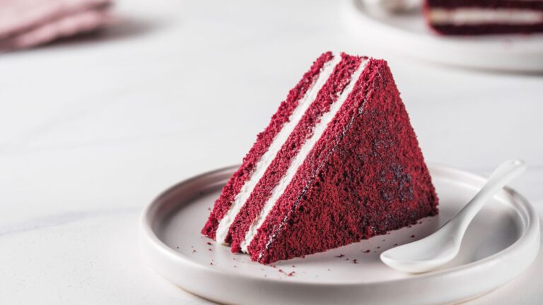 Where to Buy Red Velvet Cake? 7 Places