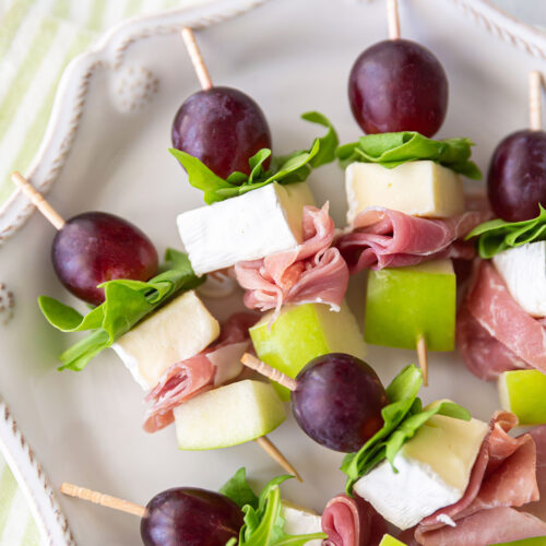 brie prosciutto and fruit skewers 01