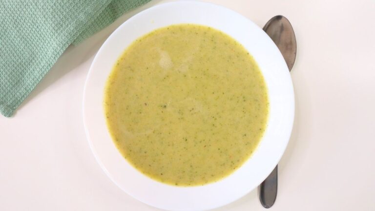 Creamy Broccoli and Cauliflower Soup [Easy Recipe]
