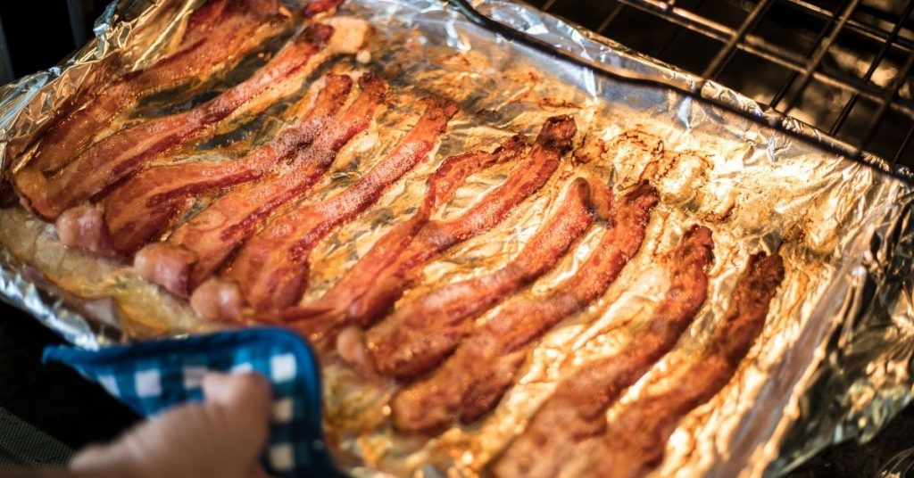 How much bacon per person to bake