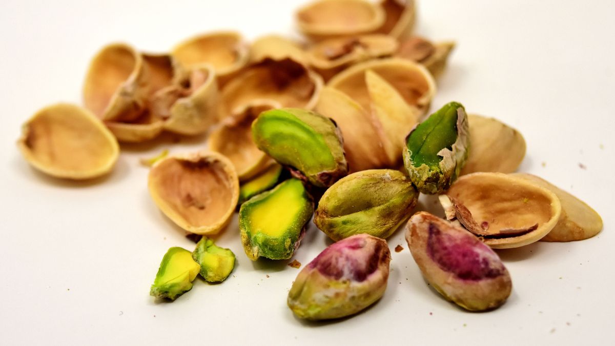 can you eat skin on pistachios