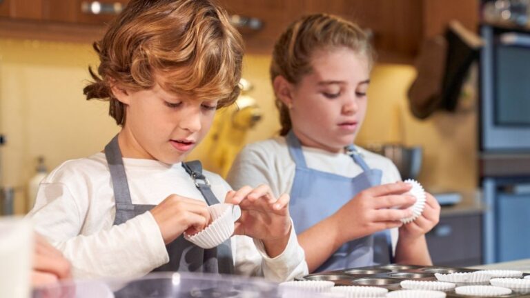 5 Creative Ways to Make Cooking with Your Kids Fun