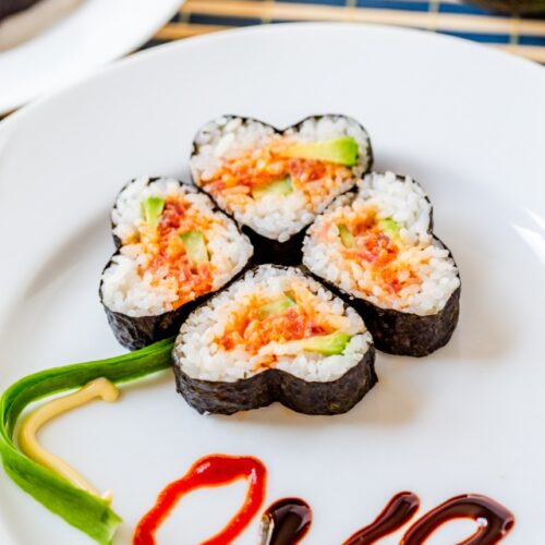 dynamite sushi roll 640x960 1