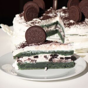 green velvet oreo cheesecake
