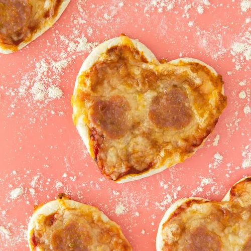 heart pizza 6