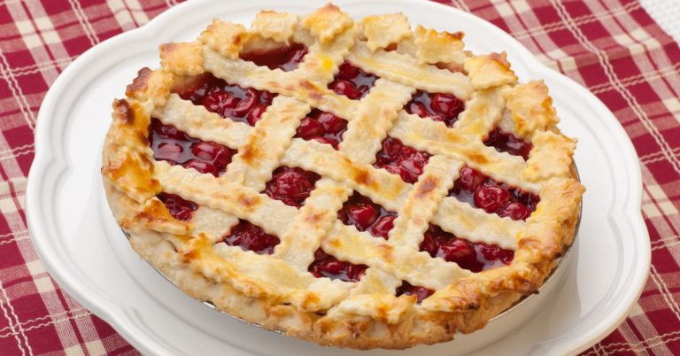 How Many Types of Pie Are There? + Examples & Pictures